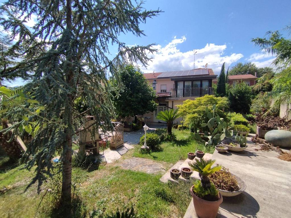 Villa a Frosinone in Via Cosenza, 47 - Foto 2