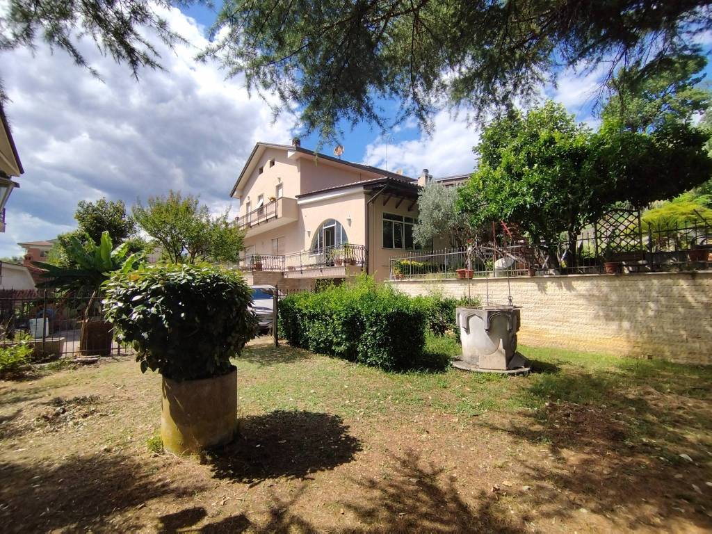 Villa a Frosinone in Via Cosenza, 47 - Foto 3