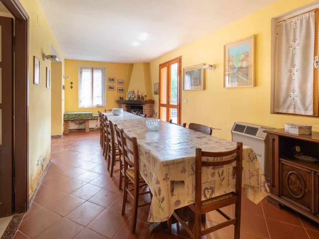 Villa a Castelnovo ne' monti in Via Pasquale Marconi, 66 - Foto 3