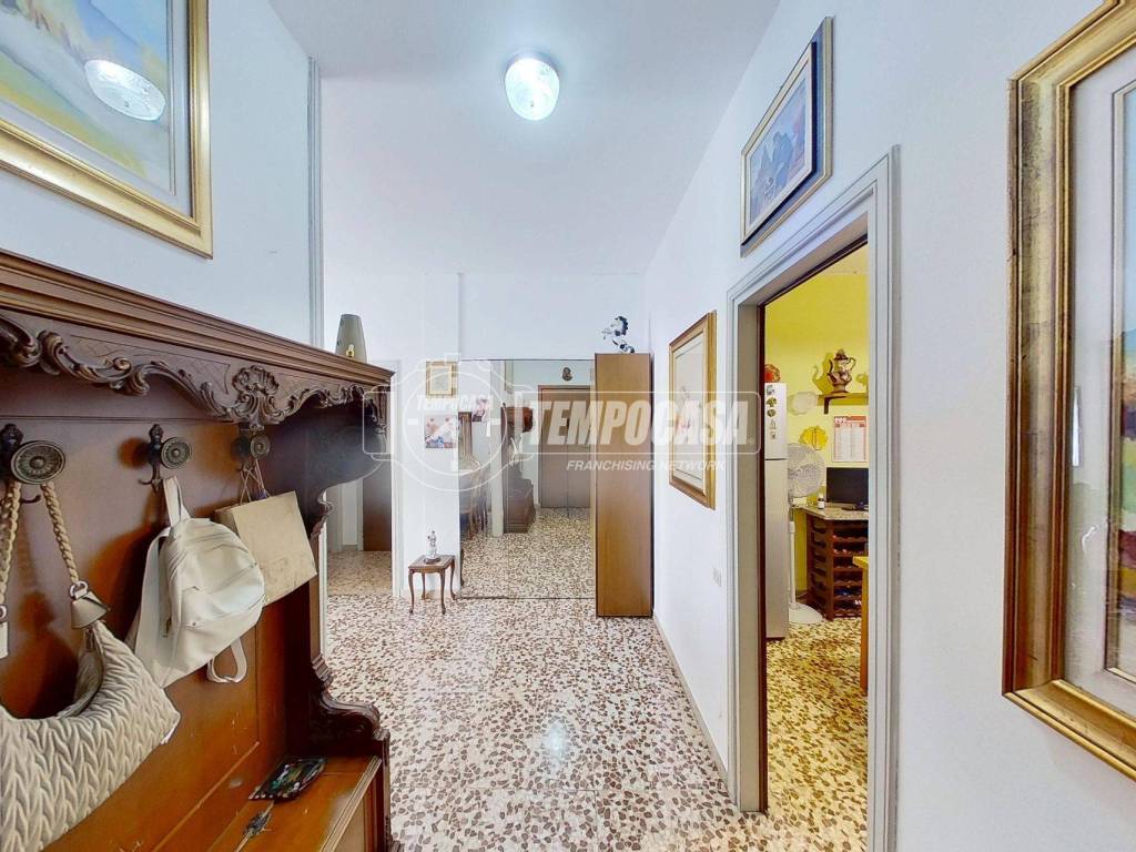 Appartamento a Meda in Via Artisti del Legno 18 - Foto 2