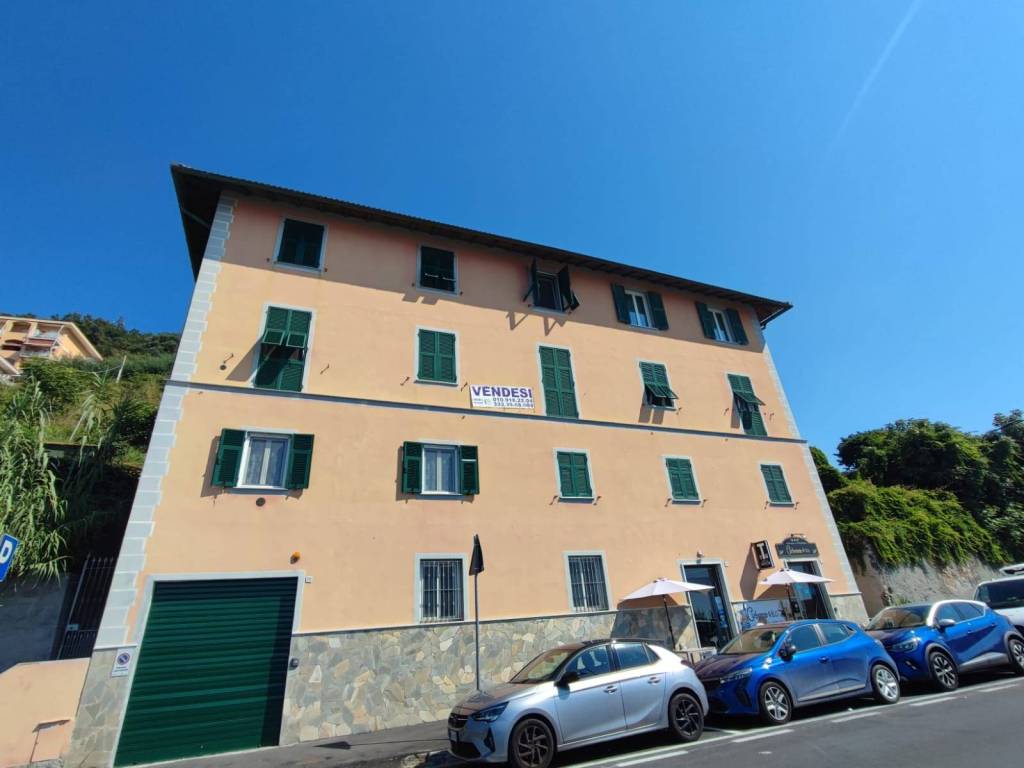 Appartamento a Cogoleto in Via Aurelia di Levante, 89 - Foto 2