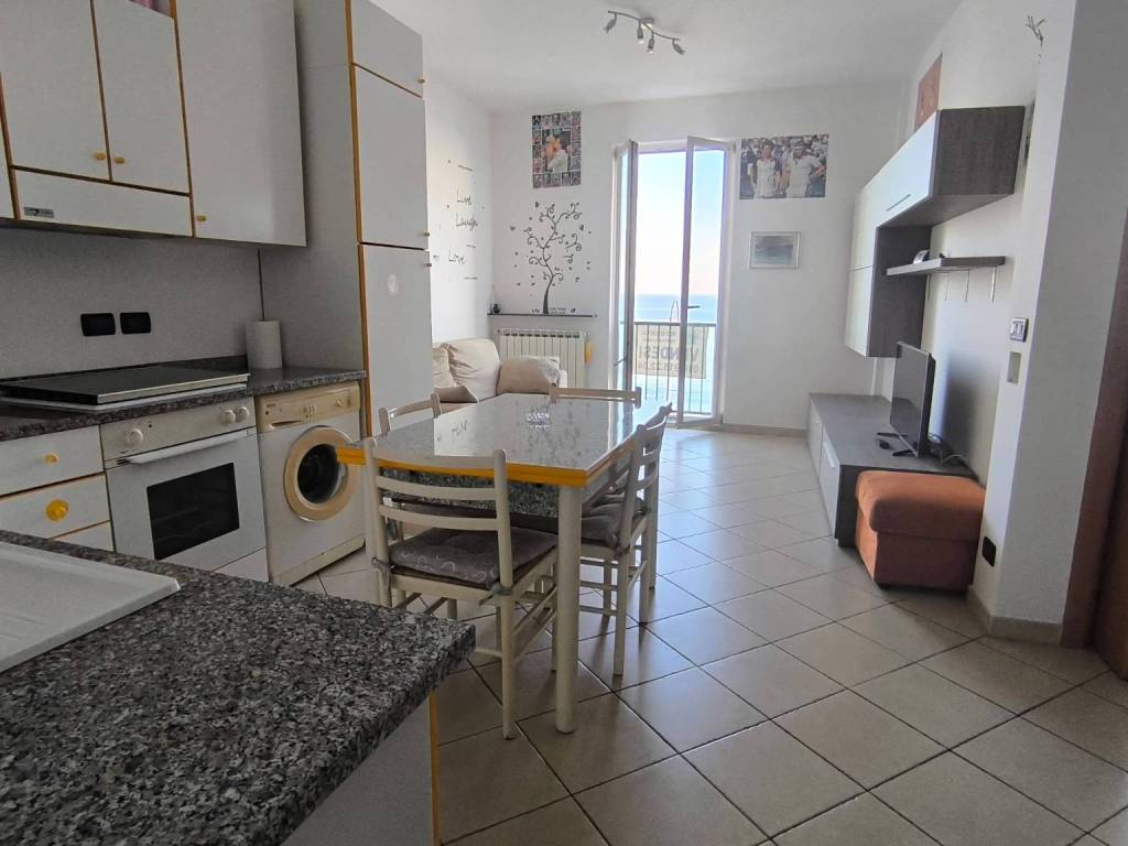 Appartamento a Cogoleto in Via Aurelia di Levante, 89 - Foto 3