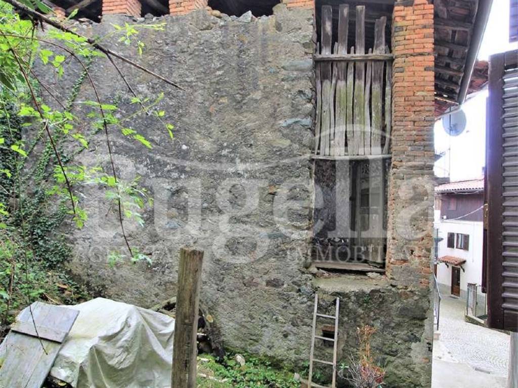 Casa indipendente a Camandona in via frazione Vacchiero 9 - Foto 3