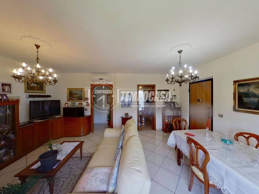 Appartamento a Cabiate in Via Ludovico Ariosto 35 - Foto 4