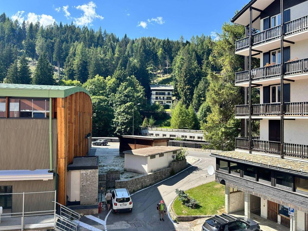 Appartamento a Madesimo in Via Antonio De Giacomi, 5 - Foto 2