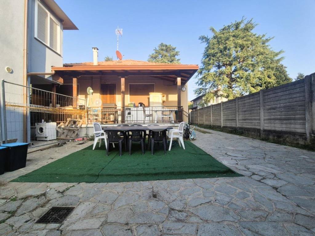 Casa indipendente a Carate brianza in Via Palestro, 5 - Foto 3