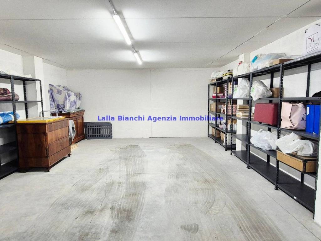 Box / garage a Pesaro in Via Ugo Foscolo - Foto 2