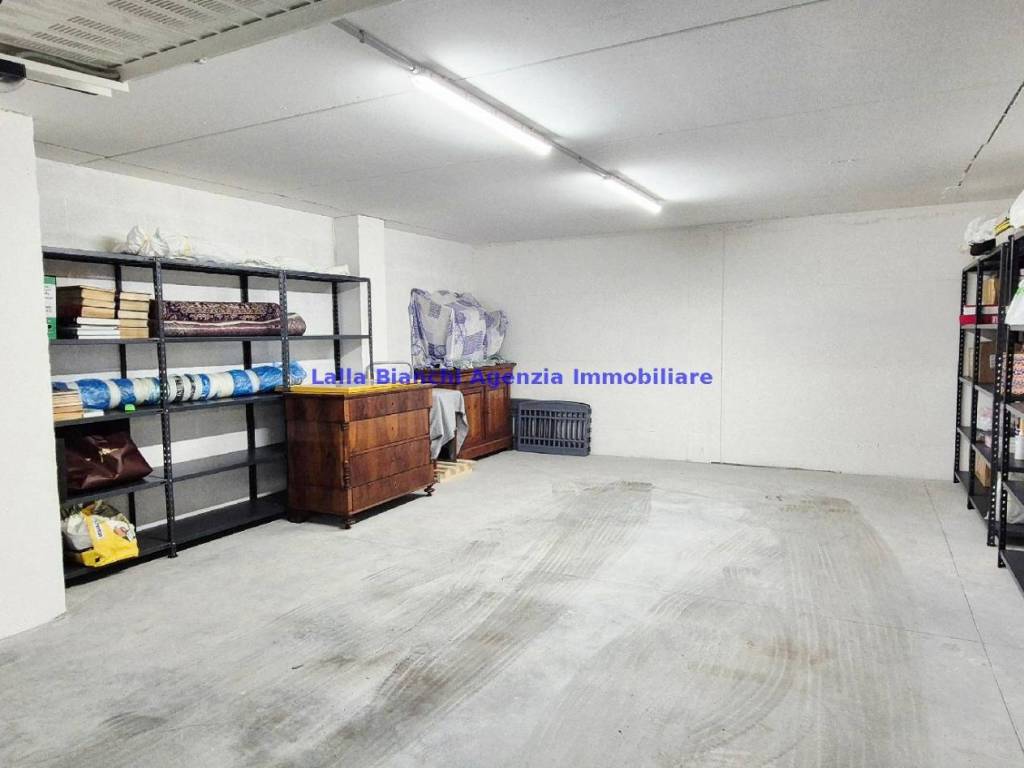Box / garage a Pesaro in Via Ugo Foscolo - Foto 3
