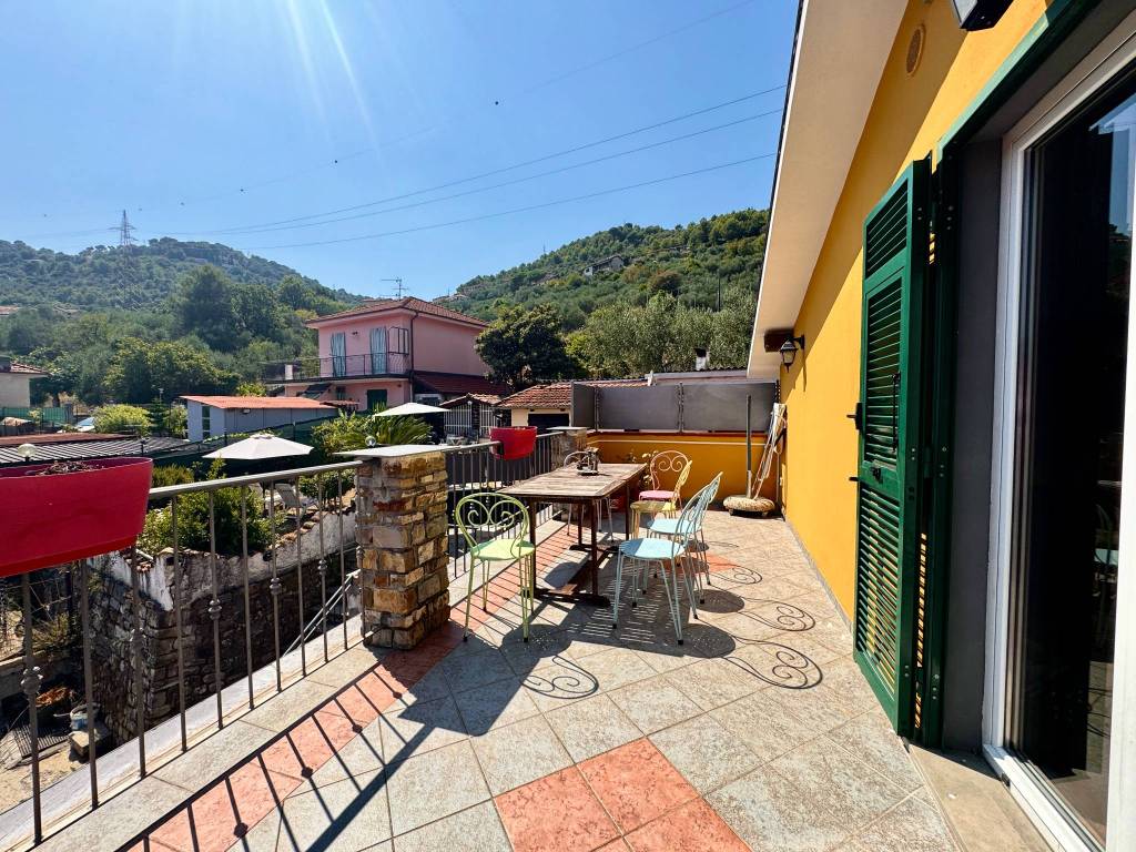Villa a Imperia in Via Argine Destro F. Scajola, 529 - Foto 2