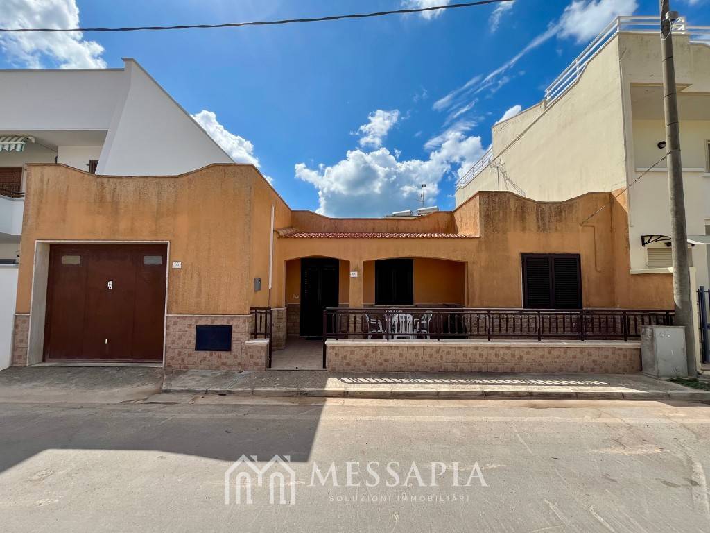 Villa a Ugento in Via Luigi Einaudi, 64 - Foto 3