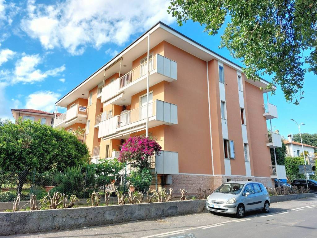 Appartamento a Diano marina in Via delle Viole, 1 - Foto 2