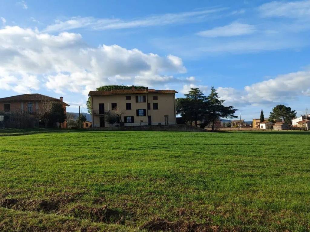 Villa a Castiglione del lago in Via Giovanni Verga - Foto 4