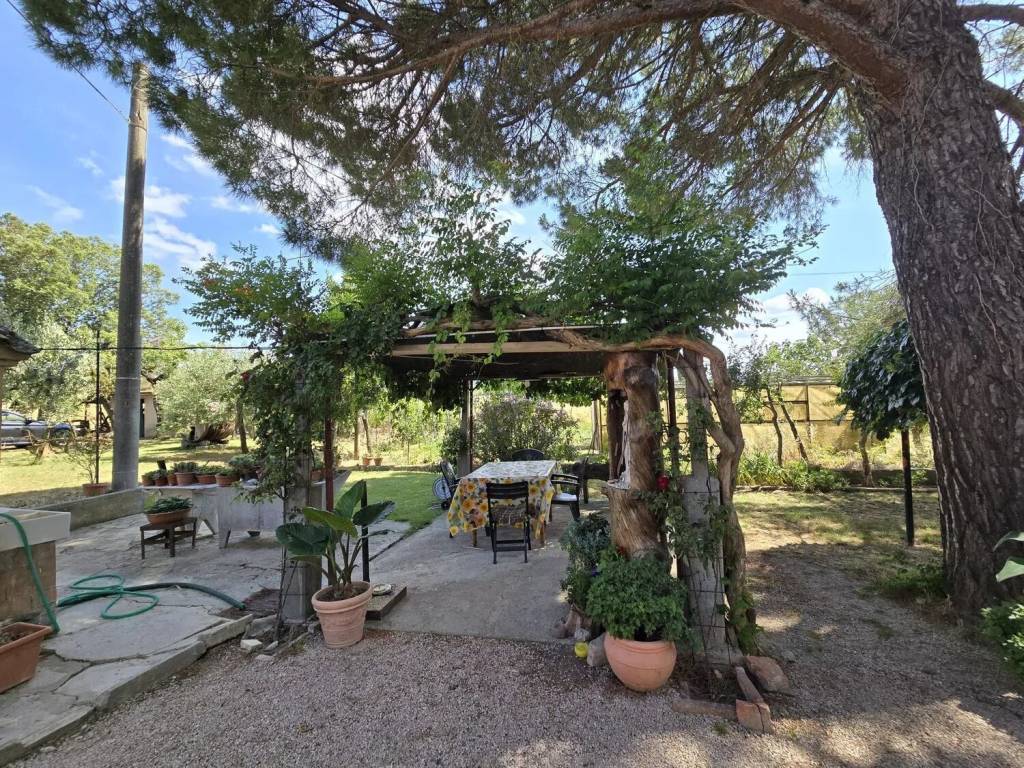 Villa a Castiglione del lago in Via Giovanni Verga - Foto 5