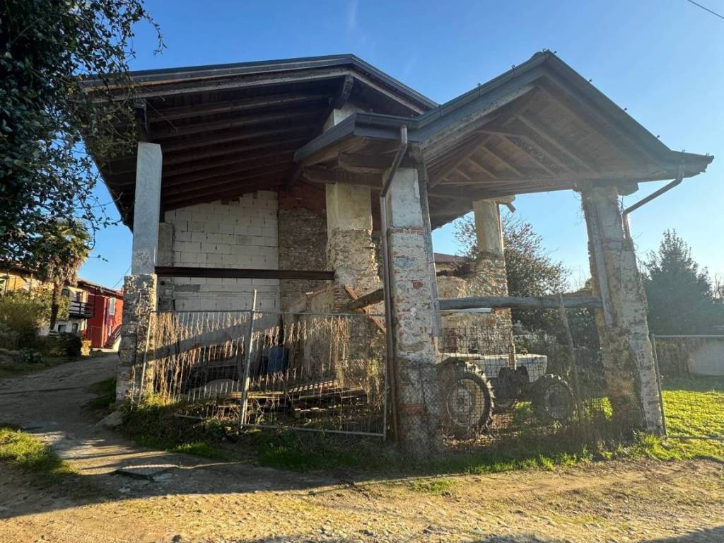 Rustico / casale a Cadrezzate con osmate in via Bascaletta, 6 - Foto 2