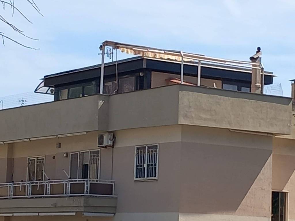 Loft / open space a Pozzuoli in Via Miliscola, 133 - Foto 1