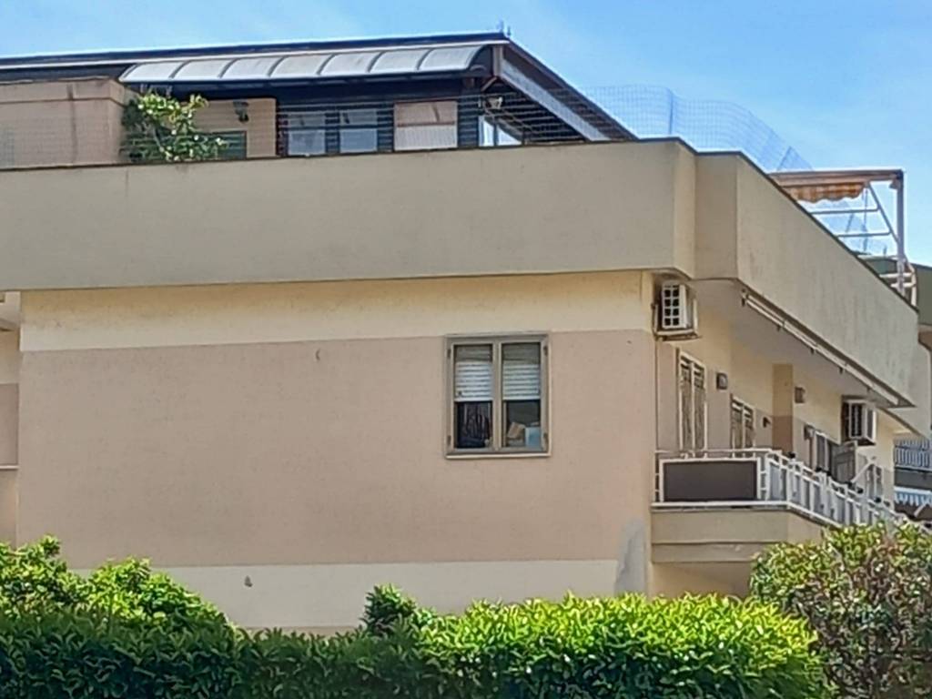 Loft / open space a Pozzuoli in Via Miliscola, 133 - Foto 2