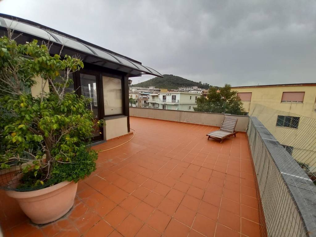 Loft / open space a Pozzuoli in Via Miliscola, 133 - Foto 4