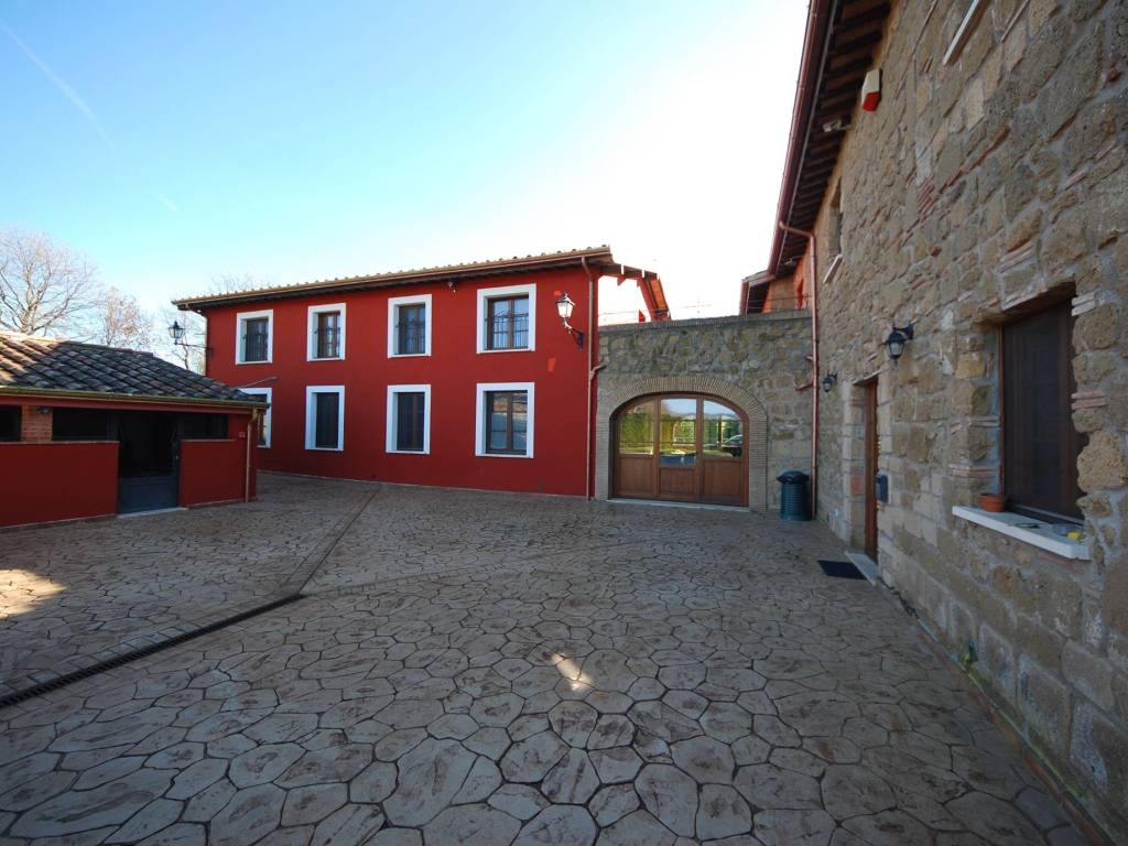 Rustico / casale a Sorano in Via Bettino Ricasoli - Foto 2