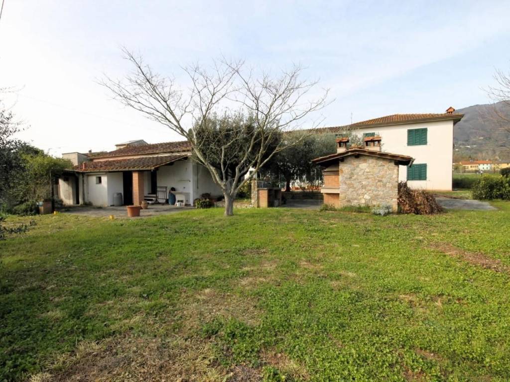 Rustico / casale a Capannori in Marlia Villa Reale, , 55012 - Foto 2