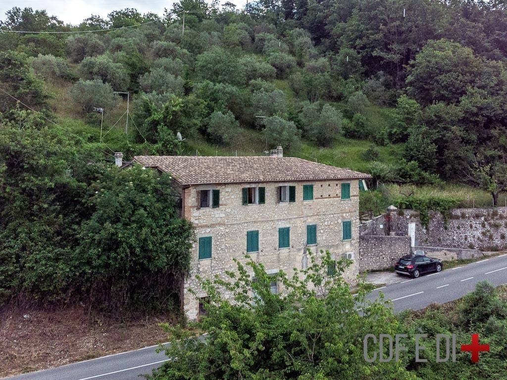 Appartamento a Rocca sinibalda in Via Turanense - Foto 2