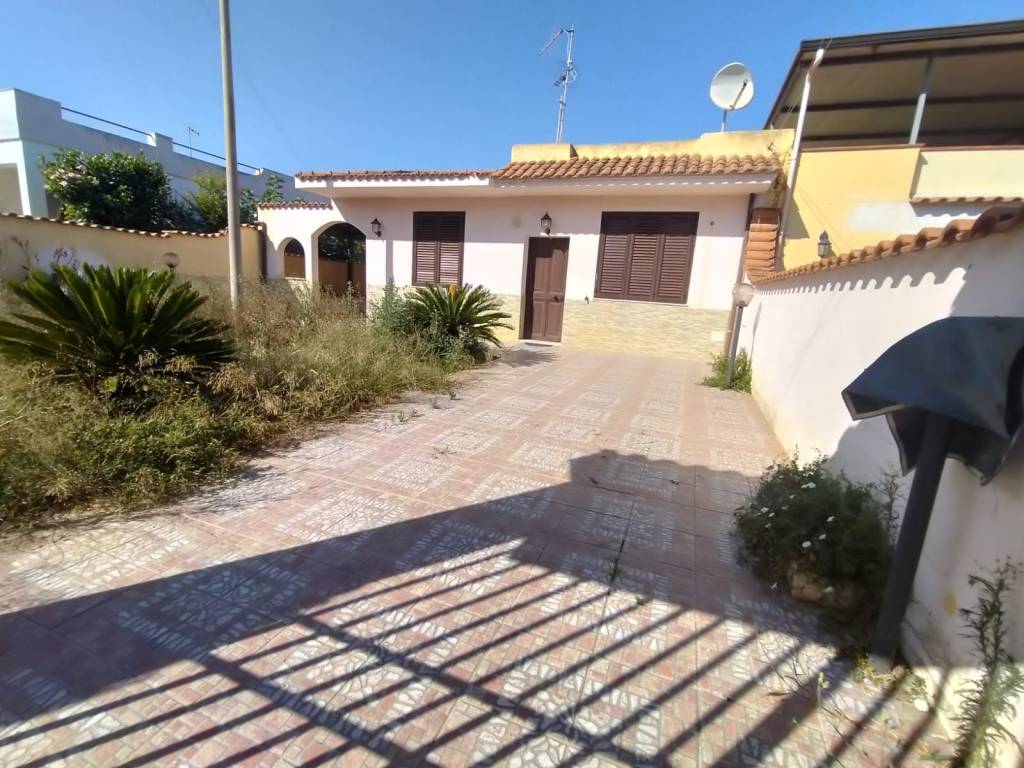 Villa a Cinisi in Via Rocco Chinnici - Foto 4