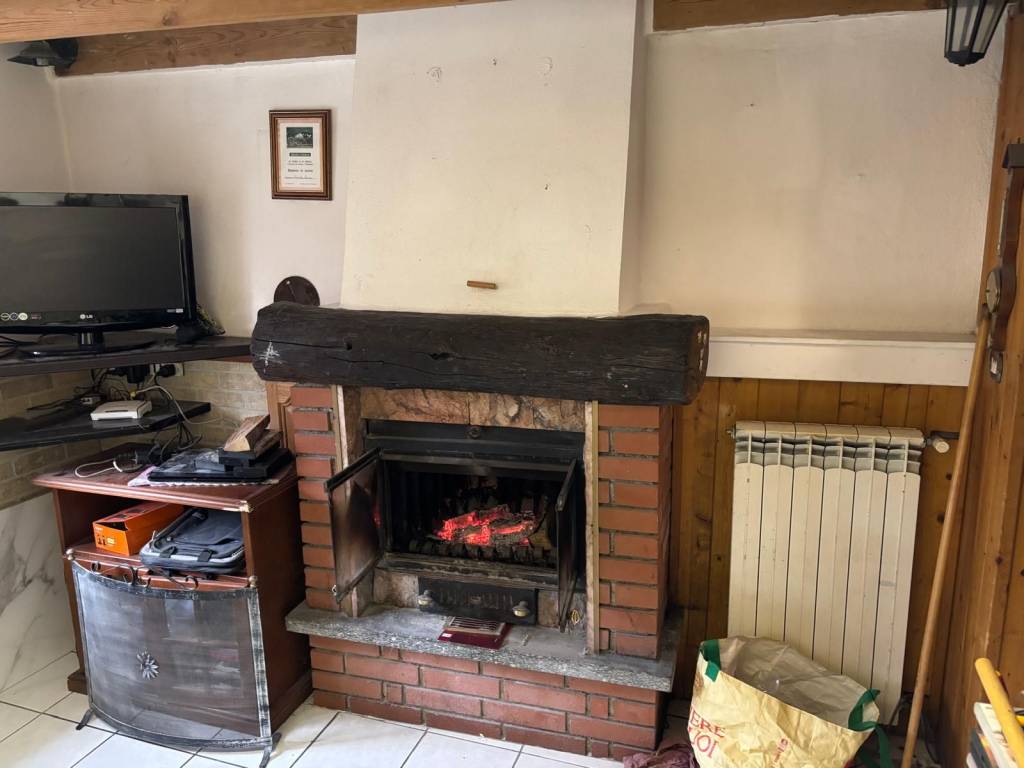Casa indipendente a Bisuschio in Via ai Monti, 4 - Foto 3