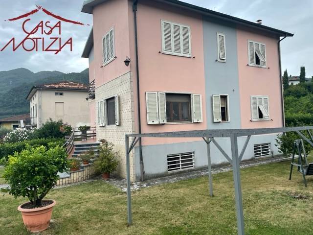 Villa a Coreglia antelminelli in Via Rinascimento - Foto 2