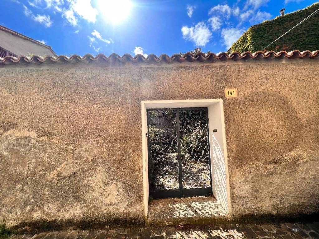 Casa indipendente a Fabriano in vicolo 1 del piano - Foto 2