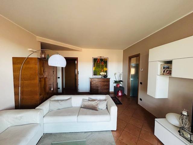 Appartamento a Mercallo in Via Bagaglio - Foto 3