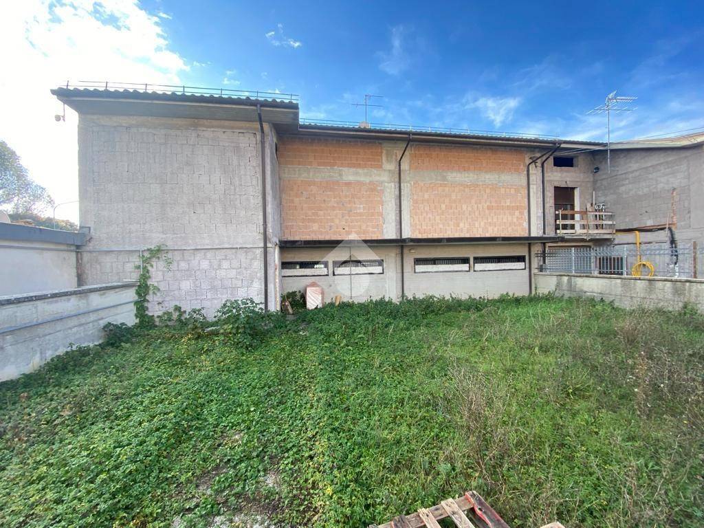 Immobile a Cerchio in via Valeria Tiburtina km 130,920 - Foto 4