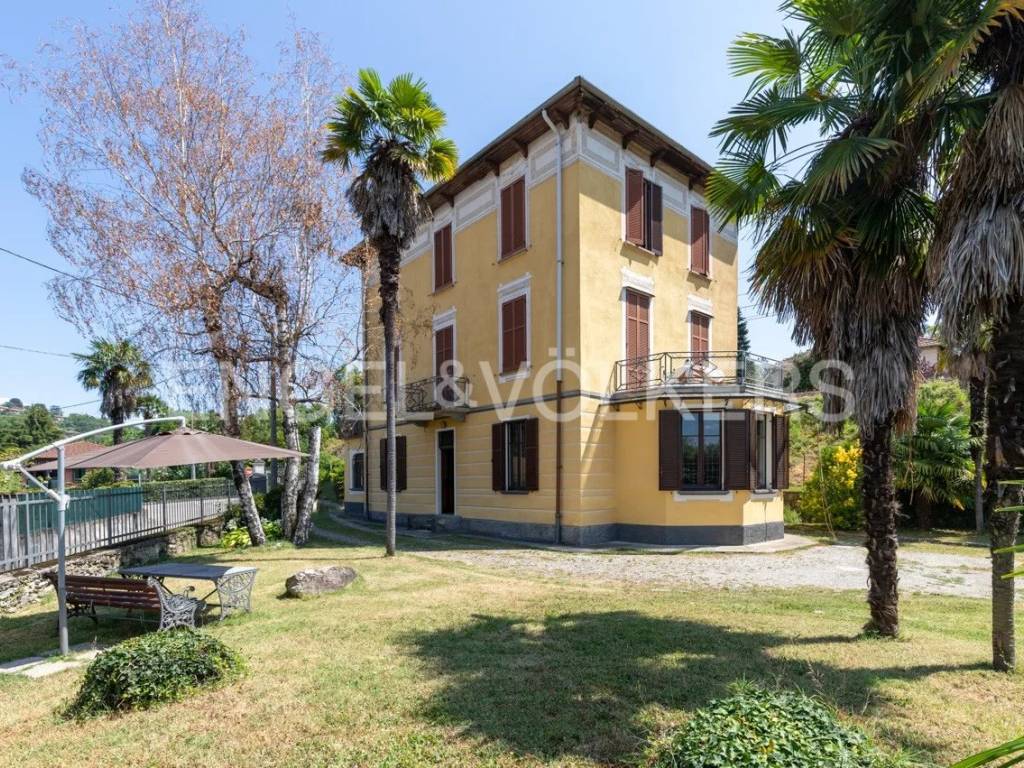 Appartamento a Castelveccana in Via per Il Castello, 8 - Foto 2