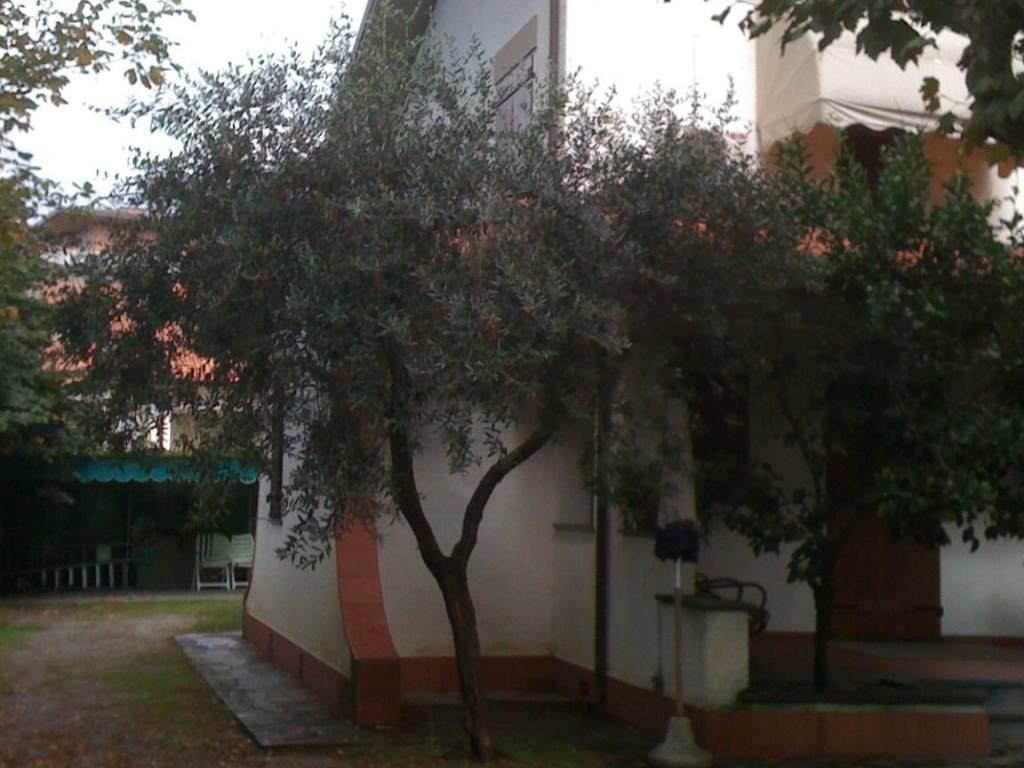 Villa a Forte dei marmi in Via Alessandro Volta, 24 - Foto 5