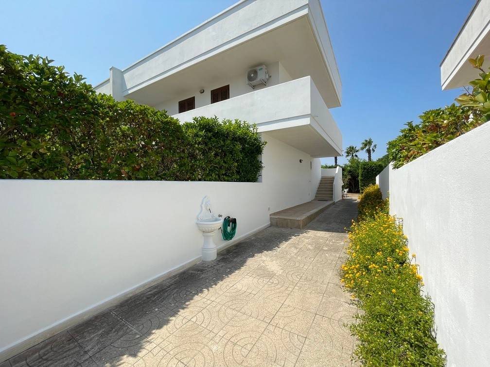 Villa a Melendugno in Via Massimo Troisi - Foto 2