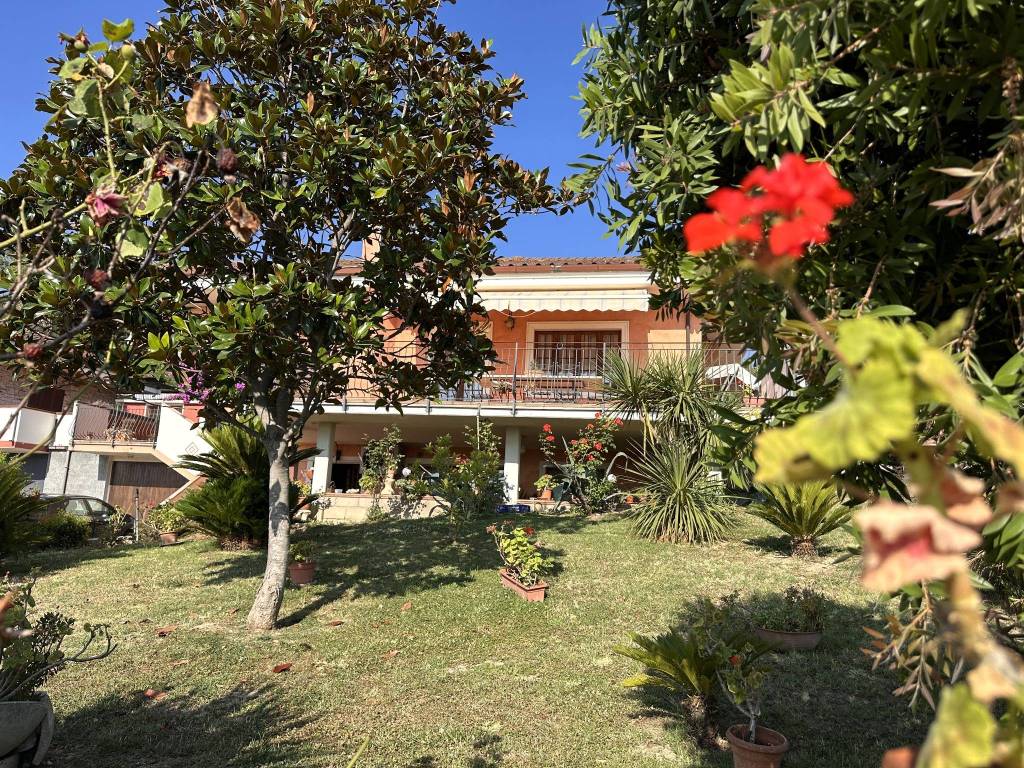 Villa a Martinsicuro in Via Civita, 11 - Foto 2