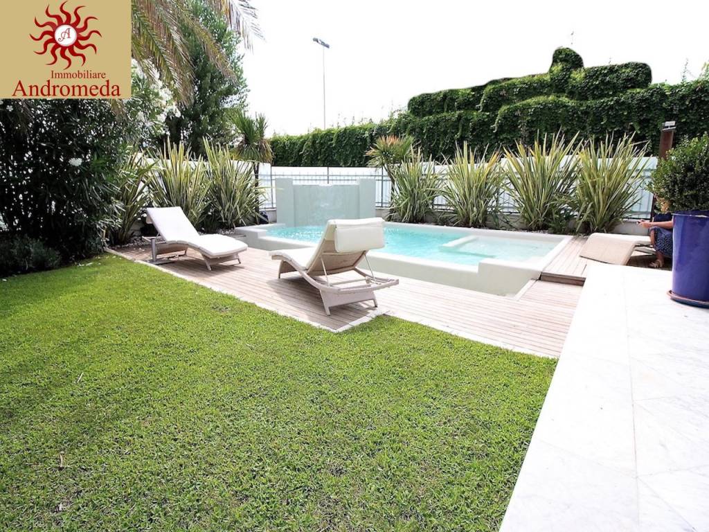 Villa a Forte dei marmi in Via Versilia - Foto 2