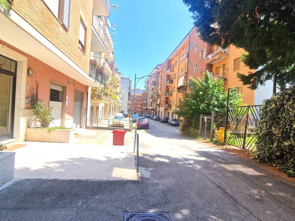Box / garage a Avellino in Via Beata Francesca, 60 - Foto 2