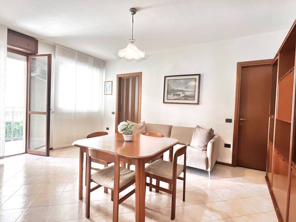 Appartamento a Gallarate in Via Olona, 21 - Foto 2