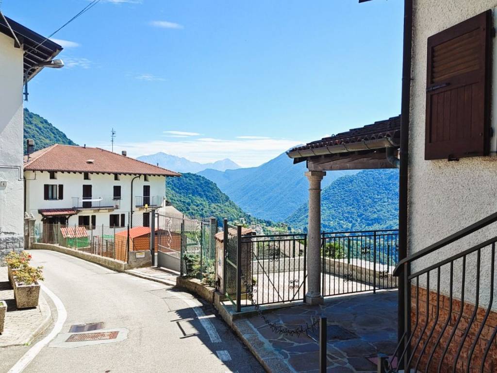 Appartamento a Cerano d'intelvi in Via Restaù, 11 - Foto 2