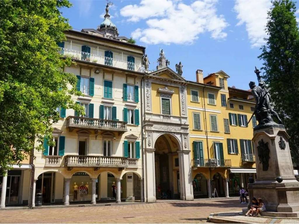 Attico / mansarda a Varese in Via Battisti, 12 - Foto 2