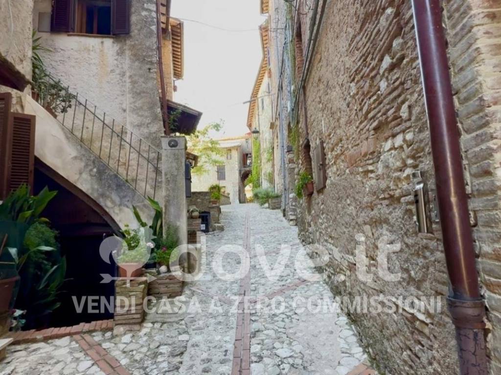 Appartamento a Contigliano in Via Umberto Primo, 19 - Foto 2