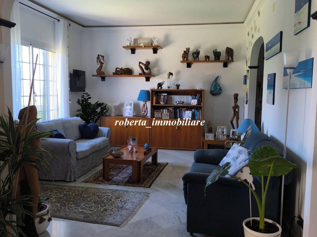 Appartamento a Arenzano in Via Privata del Quadrifoglio - Foto 2