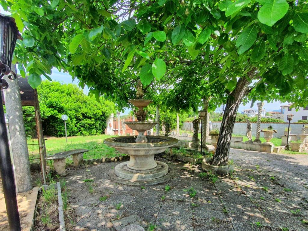 Villa a Aprilia in Via dei Rutuli - Foto 4