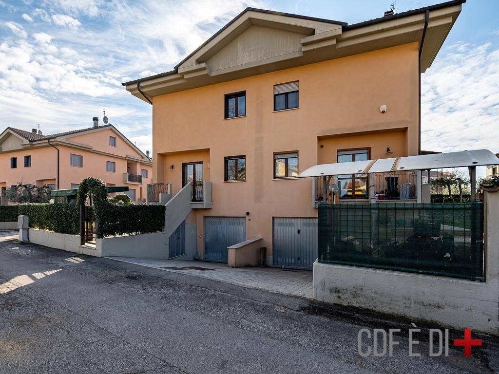 Villa a Rieti in Via Leone Cattani - Foto 3