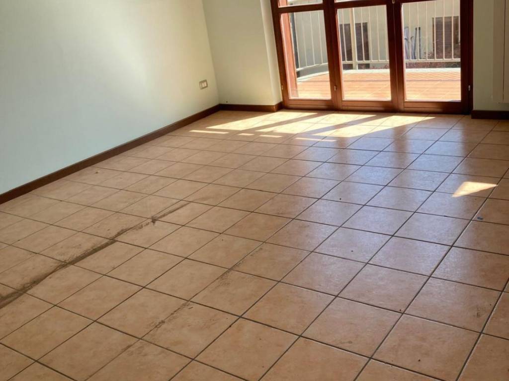 Appartamento a Tradate in Via Monte Nevoso - Foto 5
