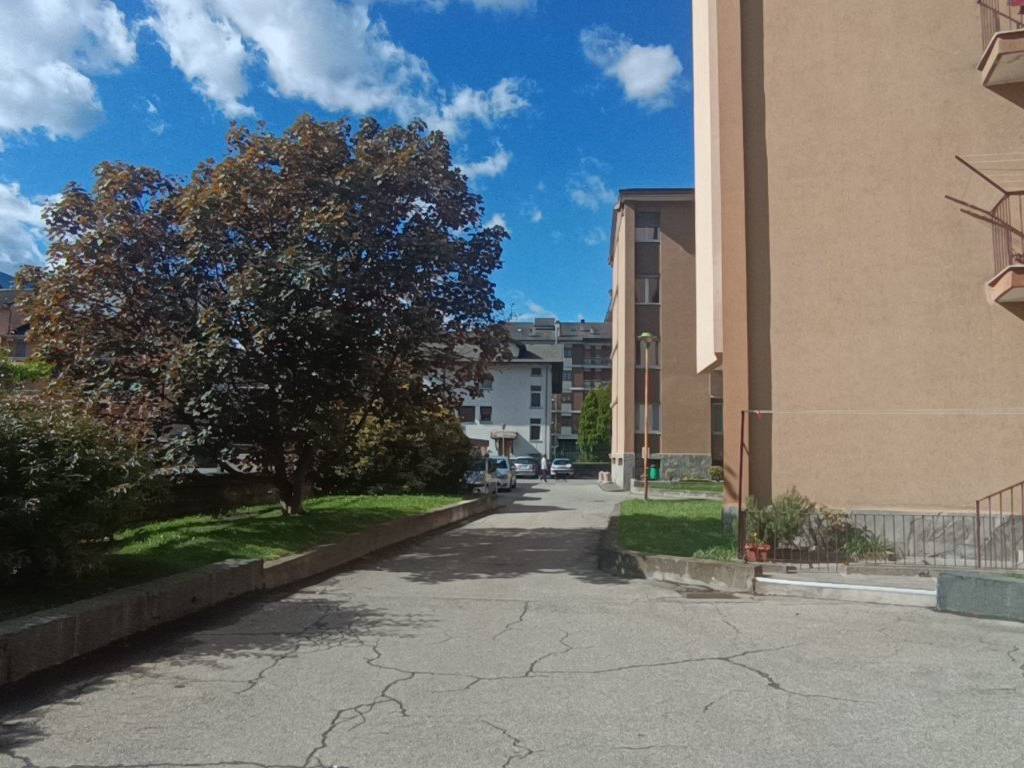 Appartamento a Aosta in Via Chaligne, 3 - Foto 2