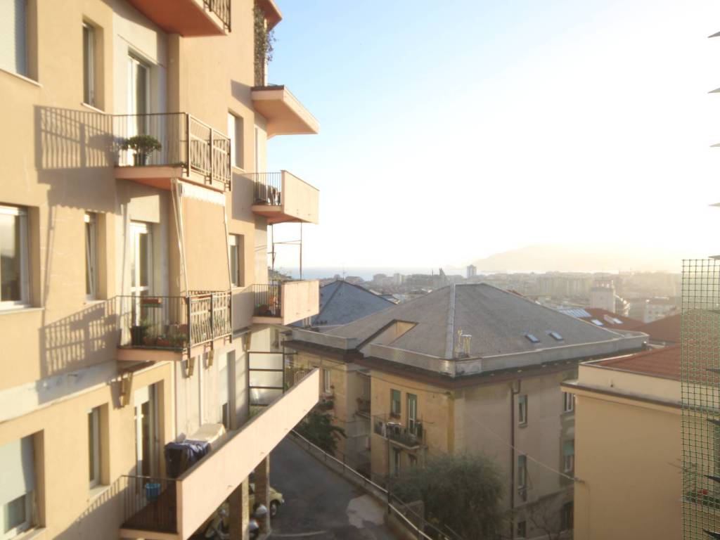 Appartamento a Savona in Via San Francesco d'Assisi - Foto 2