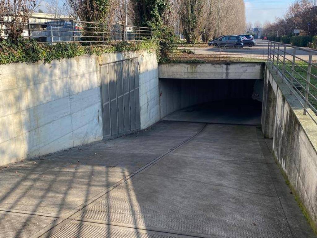 Box / garage a Merate in VIA DEGLI ALPINI, 6 - Foto 2