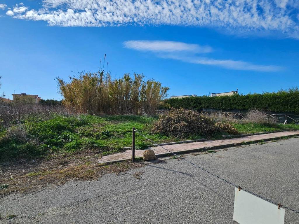 Terreno a Crotone in Via delle Begonie - Foto 4
