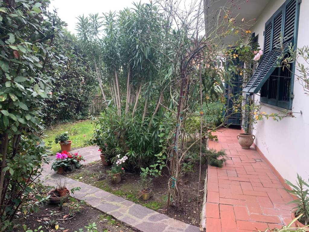 Appartamento a Lucca in via teresa bandettini - Foto 3