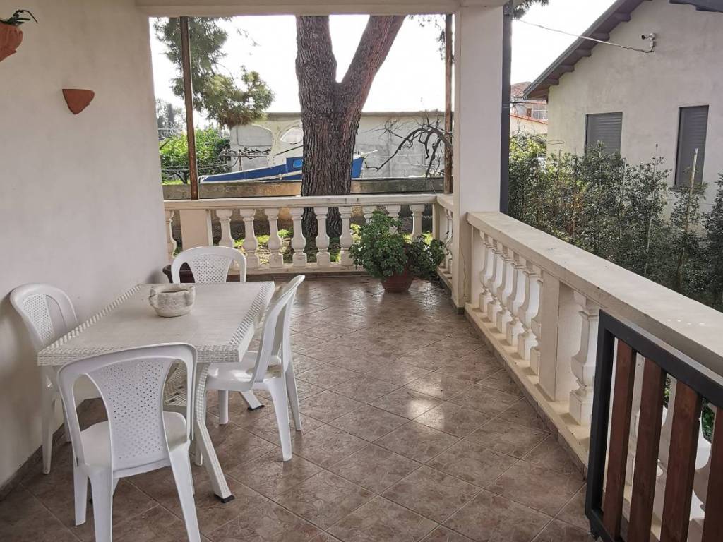 Villa a Borgia in Via Palmiro Togliatti - Foto 3